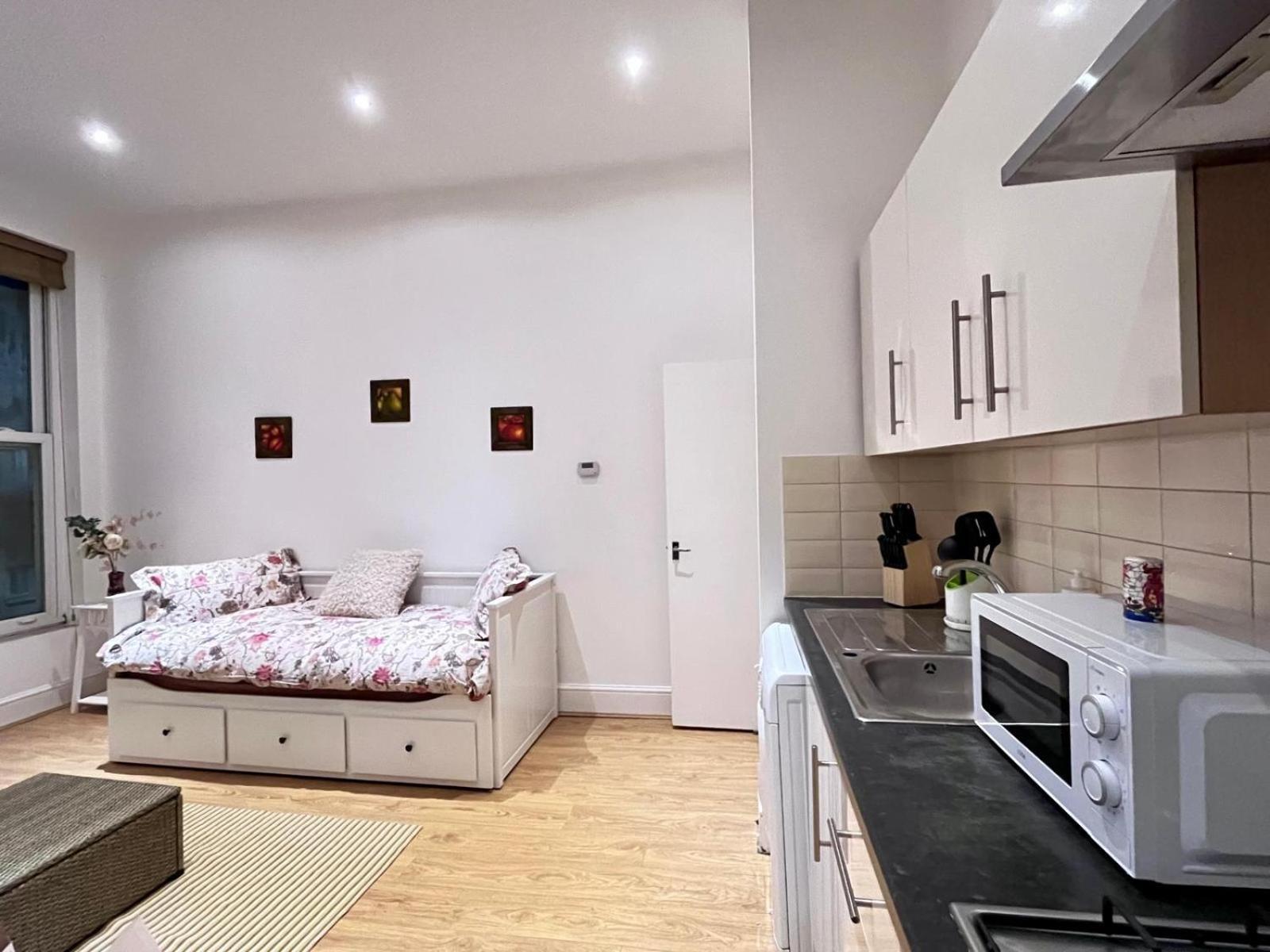 The Moon Apartment London Exterior photo
